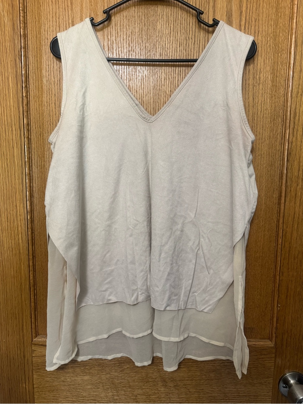 cha cha vente Layered V-Neck Sleeveless Tank Top - Light Beige